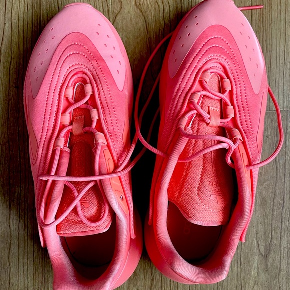 Women’s Adidas - Picture 1 of 8